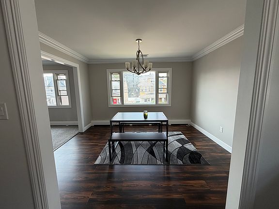 5th image of 60 Hazelton St
