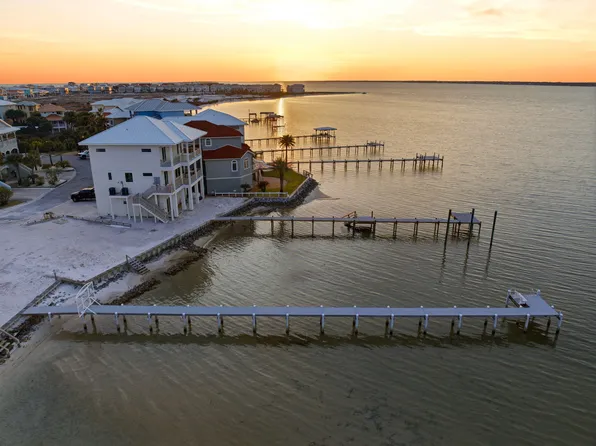 1468 Bermuda Dr, Navarre Beach, FL 32566