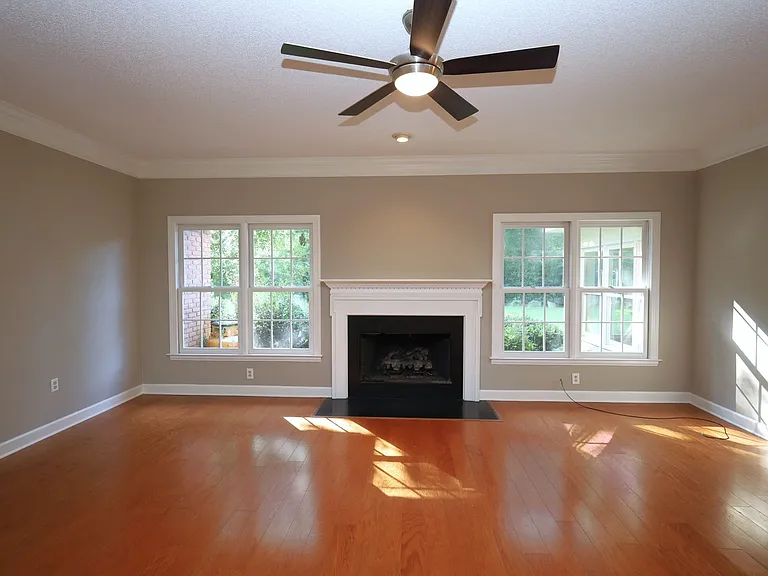 1054 Ridge Rd — Photo 9