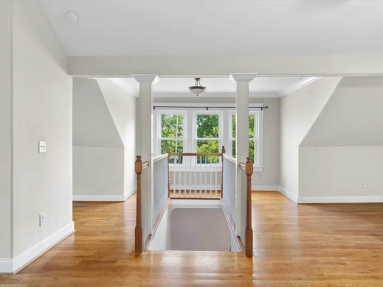708 Shelby Ave — Photo 23