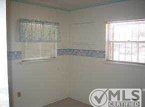 4th image of 4945 Crenshaw Dr