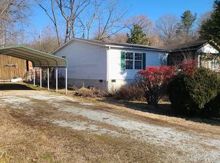 493 Lyle St, Franklin, NC 28734