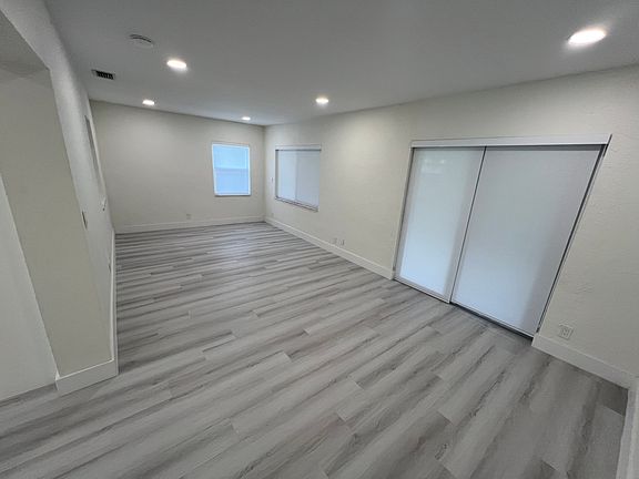 5th image of 7003 NW 99th Ave