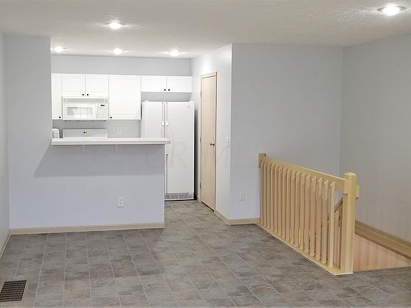 4th image of 5667 Blendonridge Dr
