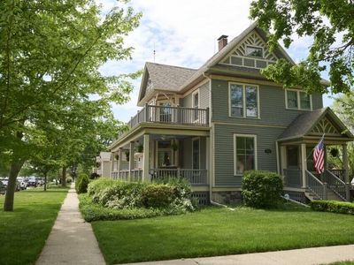 1004 Geneva St, Lake Geneva, WI, 53147