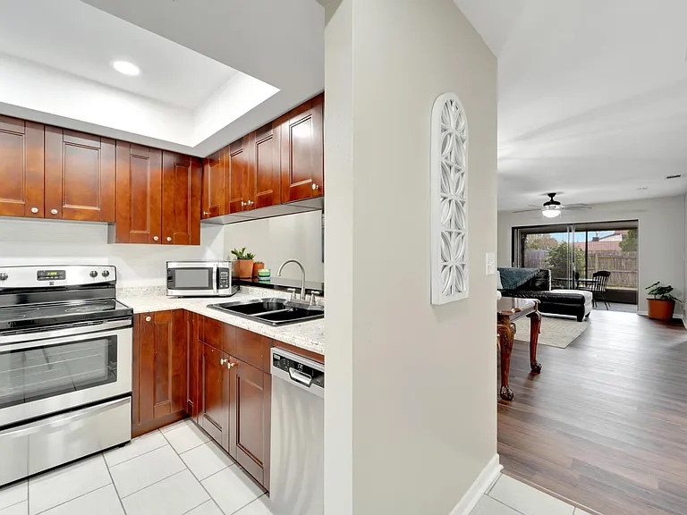 Sunset Grove Ln — Photo 2