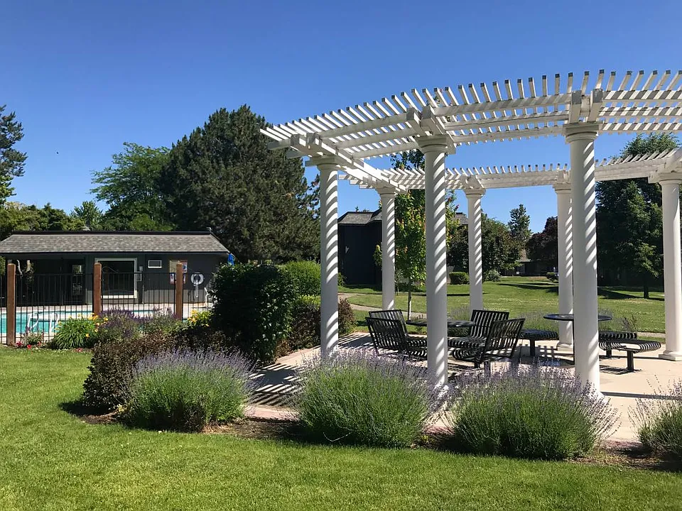 Glenmoor Green Apartments