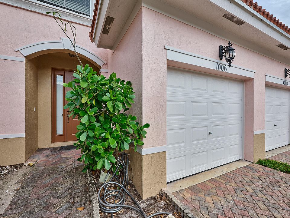 1st image of 1006 Seminole Palms Drive