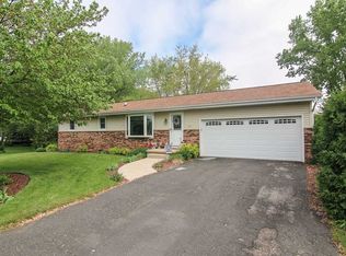 890 Blaser Ct, Sun Prairie, WI 53590