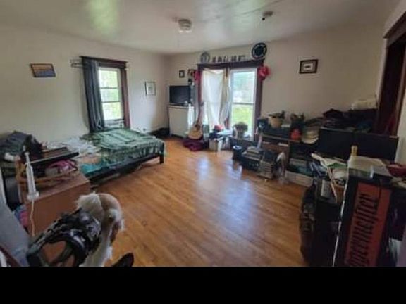 4th image of 880 23rd Ave SE