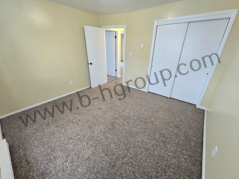 8515 32nd Ave — Photo 12