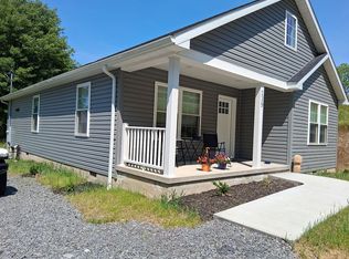 139 Montgomery Rd, Weston, WV 26452
