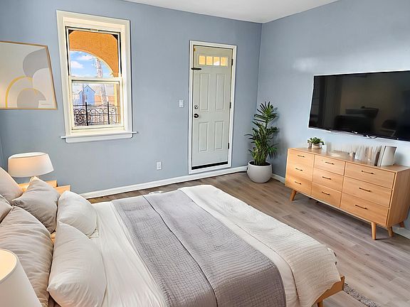 2ND BEDROOM (STAGED)