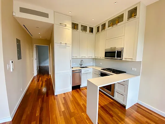 Rented by Mann Maurice A | media 16