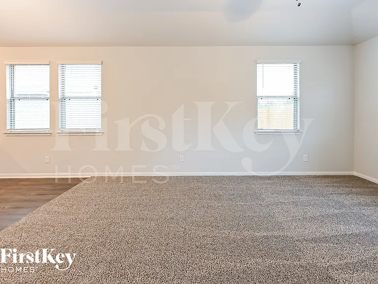 11012 Patriot Ct — Photo 3