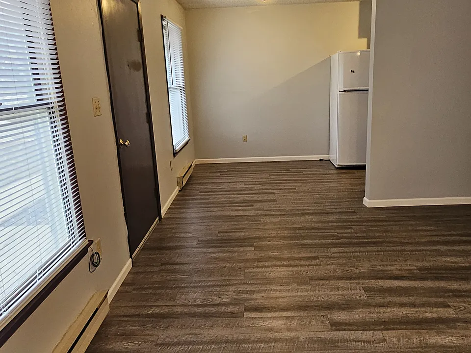Looking at dining room from living room