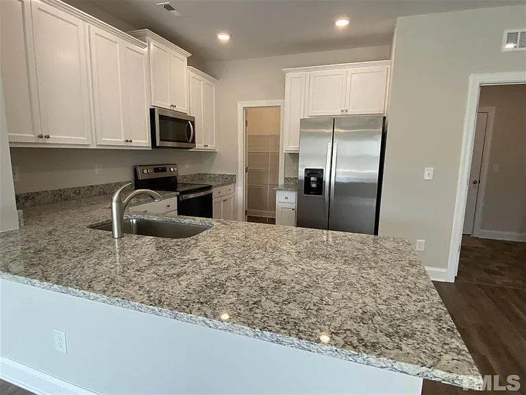 105 Level Dr — Photo 3