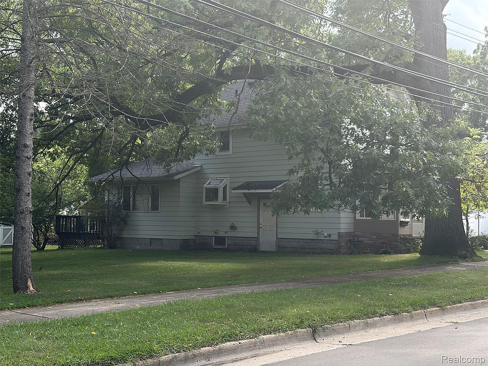 2nd image of 329 1st St