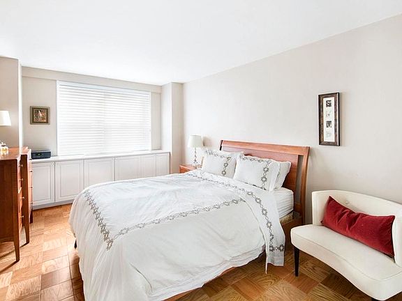 5th image of 165 W 66th St APT 2B