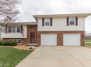 1306 Heritage Rd E, Normal, IL 61761