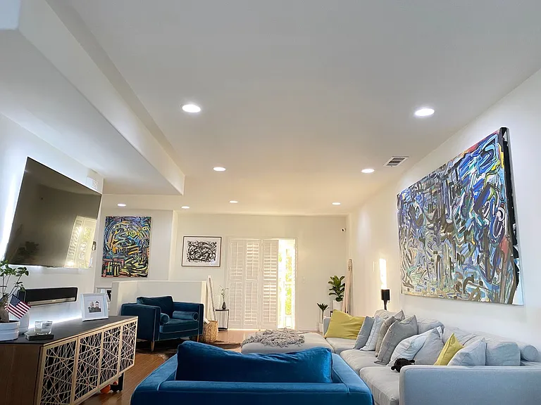 1644 Gramercy Ave — Photo 11