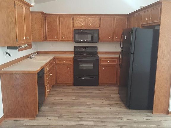 3rd image of 5821 Ell Ct