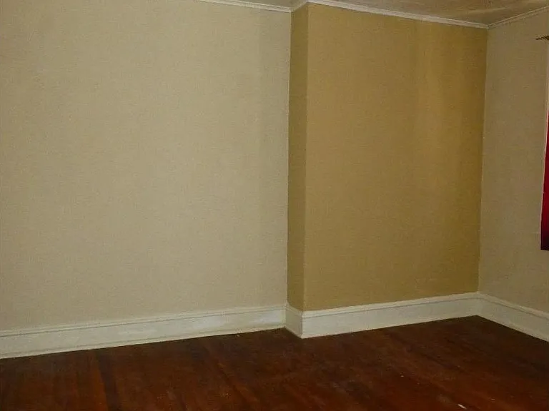 209 S 7th Ave — Photo 9