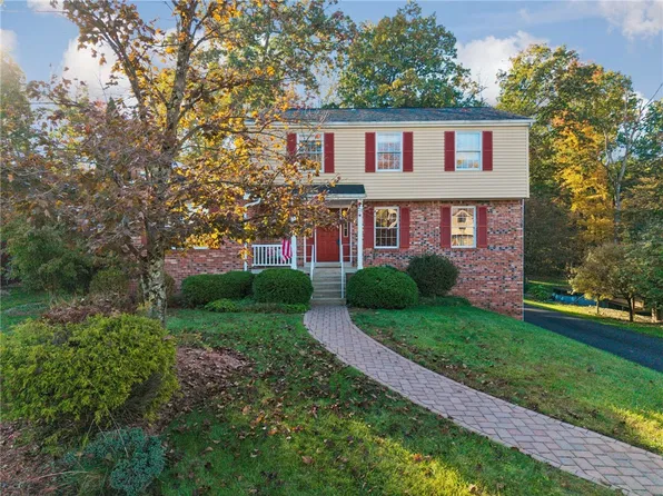 214 Cameron Dr, Irwin, PA 15642