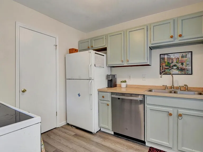44 Rose Of Sharon Dr #44 — Photo 16