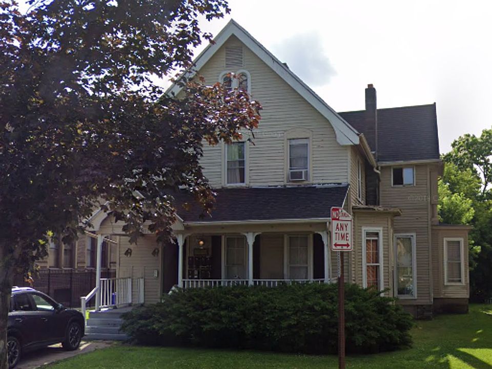 1st image of 196 Goodman St N APT 5