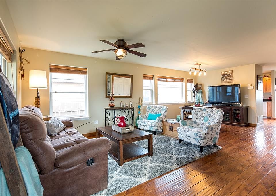 1st image of 35 Woodman Dr
