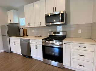 22139 Strathern St, Canoga Park, CA 91304