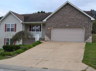132 Lyle Curtis Cir, Waynesville, MO 65583