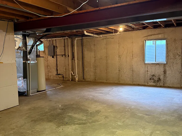 1005 Commercial St — Photo 13