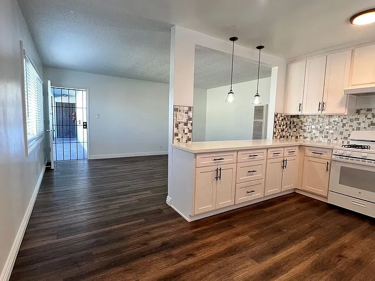 10222 S Dixon Ave — Photo 12