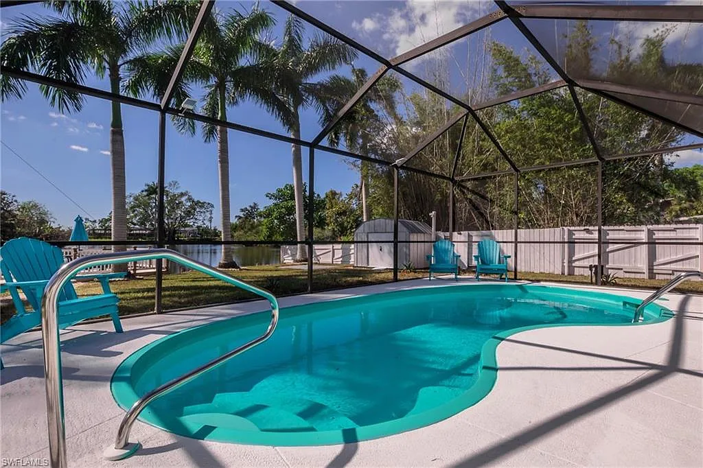 3 bed, 2.0 bath, 1364 sqft, $6,350 — Photo 2