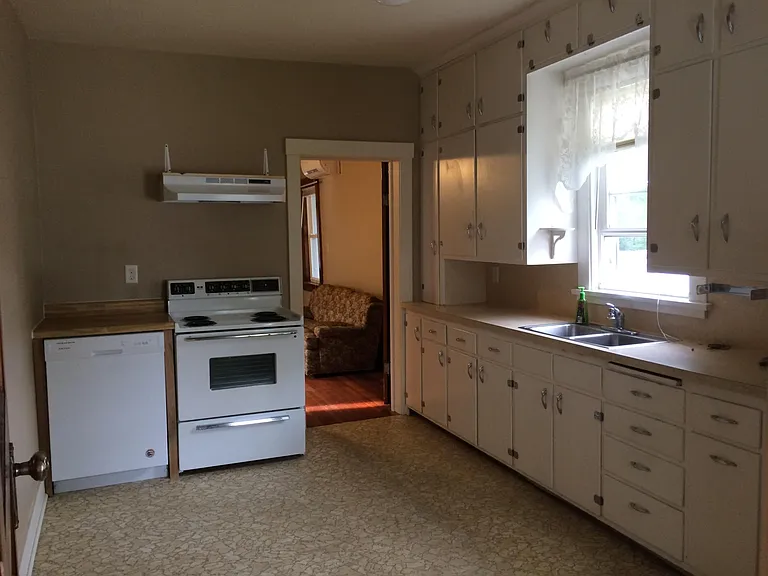 807 E Grand Ave #1 — Photo 2