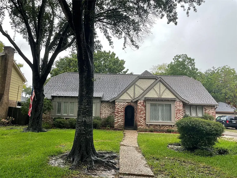 7510 Renmark Ln — Photo 1