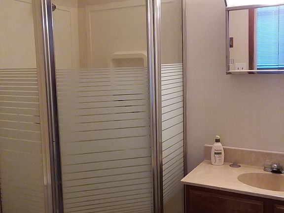5th image of 120 6th Ave W #11305395