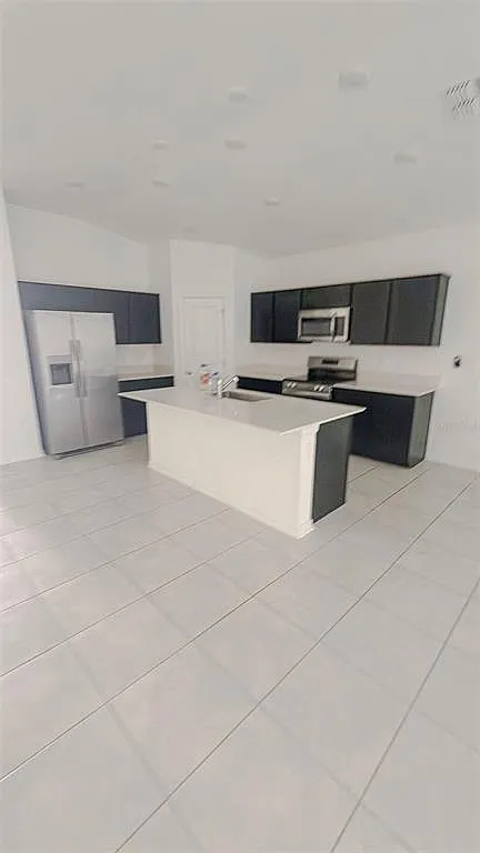 4 bed, 2.0 bath, 1935 sqft, $2,000 — Photo 4