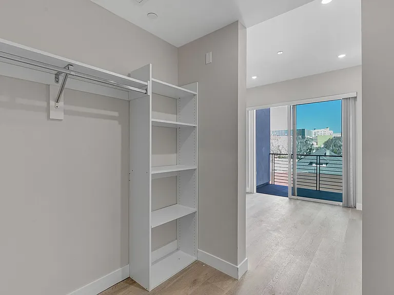 825 Coronado-Building — Photo 54