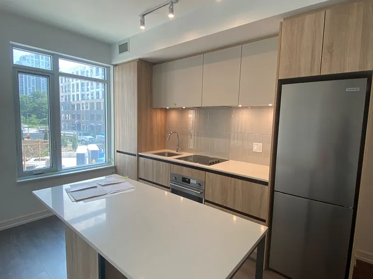 8 Beverley Glen Blvd #C206 — Photo 3