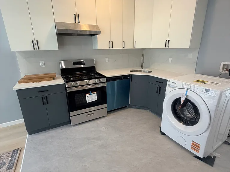 377 Kosciuszko St #2R — Photo 9