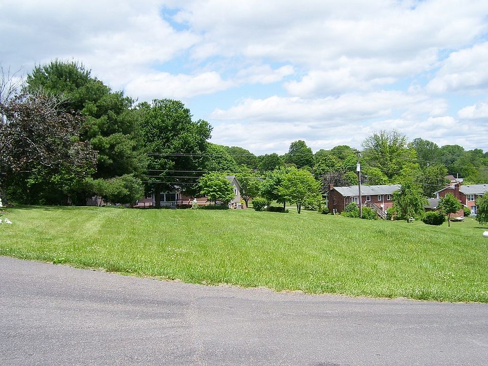 2nd image of Windsor Ln