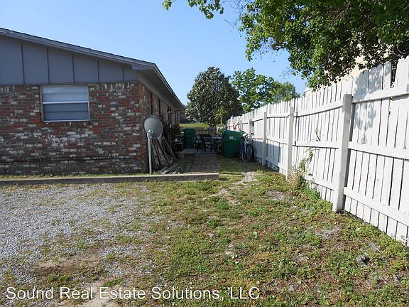 4th image of 203 Beach Dr APT 4