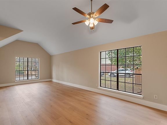 5th image of 10 White Fawn Dr