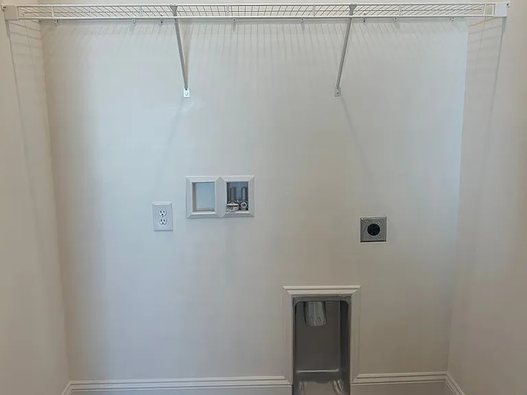 116 Charlton Ct — Photo 7