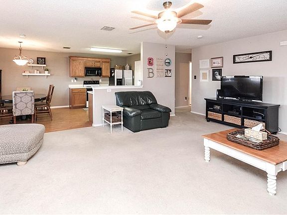 2nd image of 1410 Leeward Ln