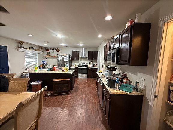 5th image of 2721 Westview Dr