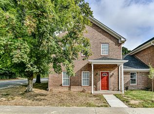 704 N Main St, Mooresville, NC 28115